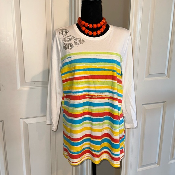 💋 Buy 2 for 15.00 Kim Roger rainbow like shirt, fish sparkly size medium 💛❤️🩵 - Picture 2 of 11